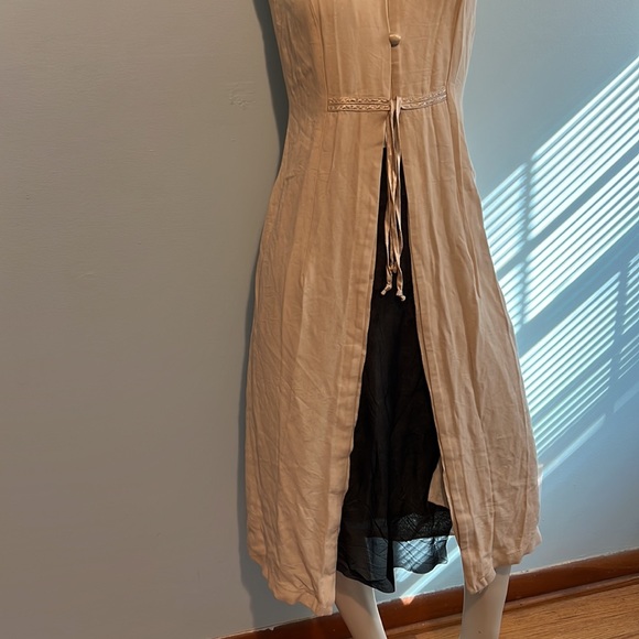 Vintage Wayne Diamond design hooded three button vest with tie waist. - Picture 3 of 8